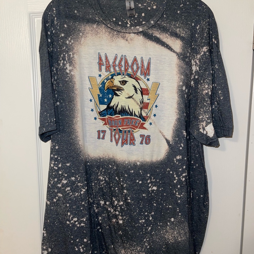 Gildan Black Freedom Tour 1976 Tee